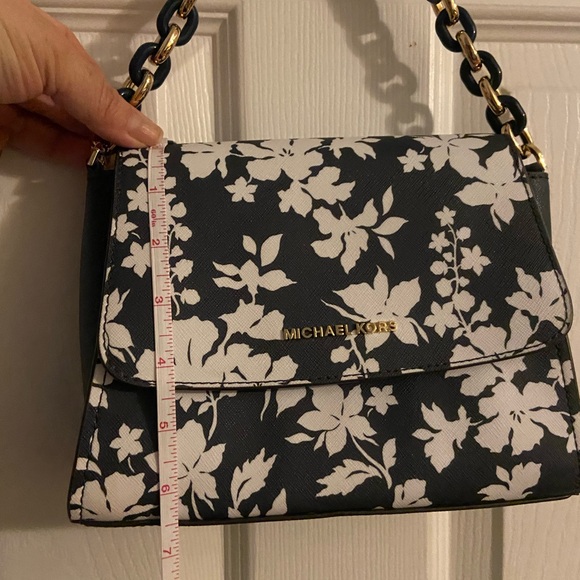 ❤️Michael Kors crossby NEW❤️ Final Price - Picture 9 of 9